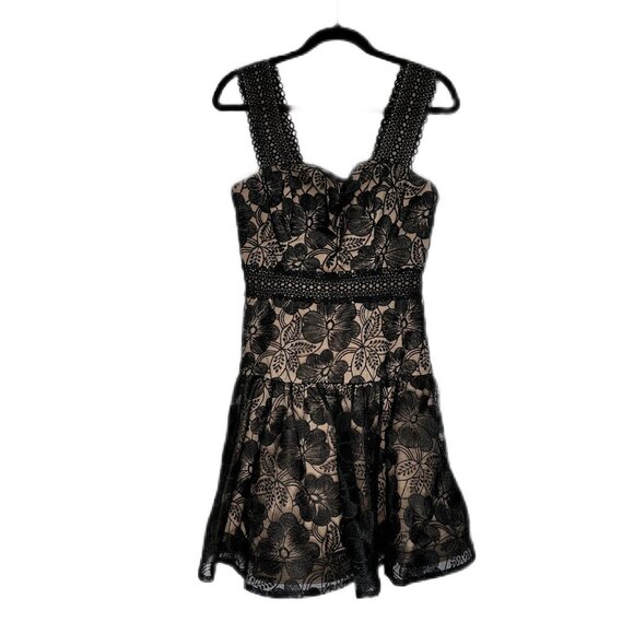 BLONDIE NITES BY STACY SKLAR | Short Detailed Lace Junior Dress | BK | S… - Picture 1 of 15